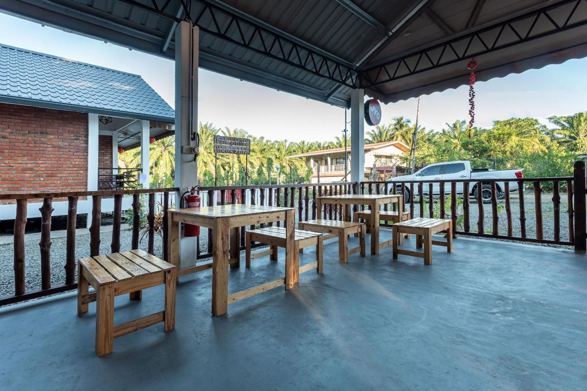 Oyo 90149 Pua Family Semporna Hotel Exterior photo