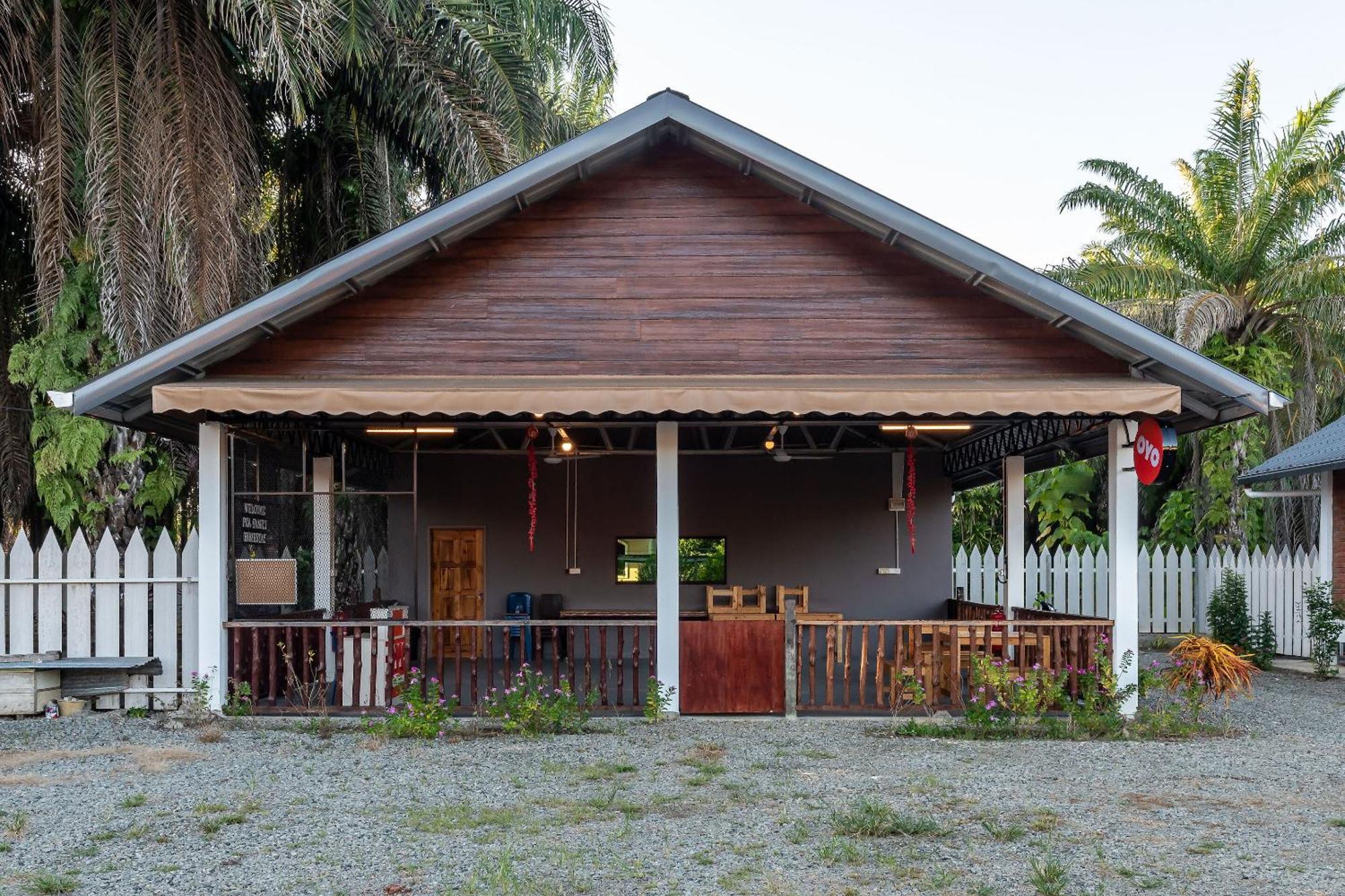 Oyo 90149 Pua Family Semporna Hotel Exterior photo